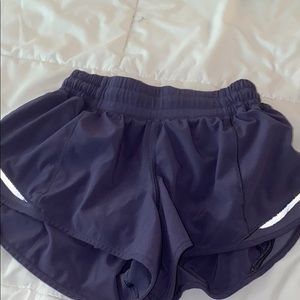 lululemon hotty hot shorts *2.5" barley used!